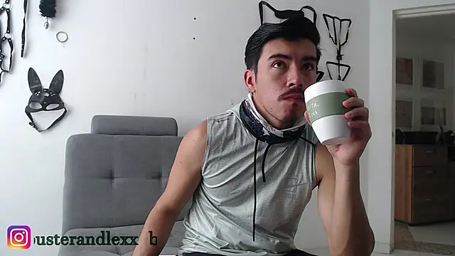 Snapshot of lexxandbusterr chatting on December 4, 1:20 pm lexxandbusterr online show from December 4, 1:20 pm