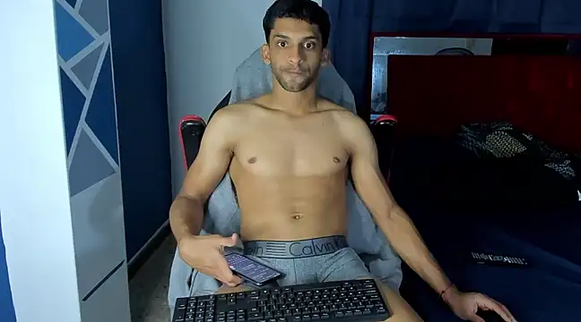 Snapshot of mike_shelby21 chatting on January 1, 11:27 am mike shelby21 online show from January 1, 11:27 am