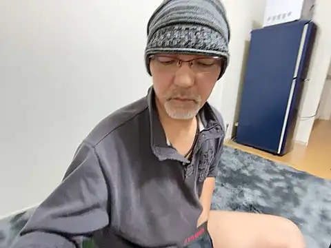 Snapshot of Grandpa29hijii chatting on February 23, 6:39 am Grandpa29hijii online show from February 23, 6:39 am