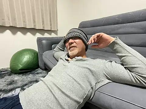 Snapshot of Grandpa29hijii chatting on March 18, 12:58 pm Grandpa29hijii online show from March 18, 12:58 pm