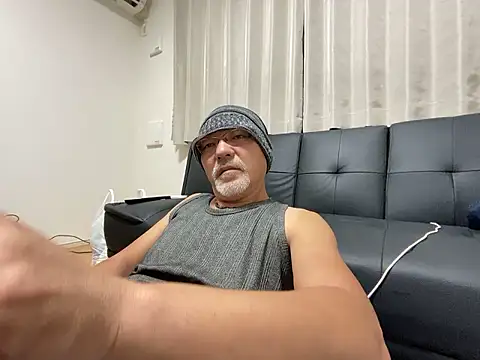 Snapshot of Grandpa29hijii chatting on October 15, 1:33 pm Grandpa29hijii online show from October 15, 1:33 pm