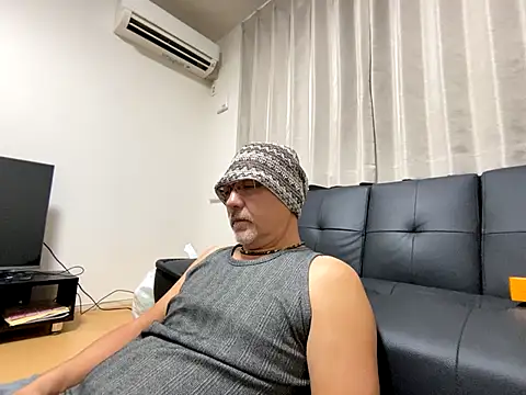 Snapshot of Grandpa29hijii chatting on October 18, 1:12 pm Grandpa29hijii online show from October 18, 1:12 pm