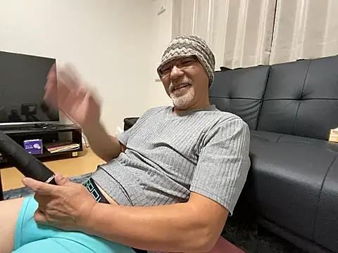 Snapshot of Grandpa29hijii chatting on October 24, 1:18 pm Grandpa29hijii online show from October 24, 1:18 pm