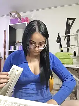 aleejhandraa online show from January 31, 8:22 pm