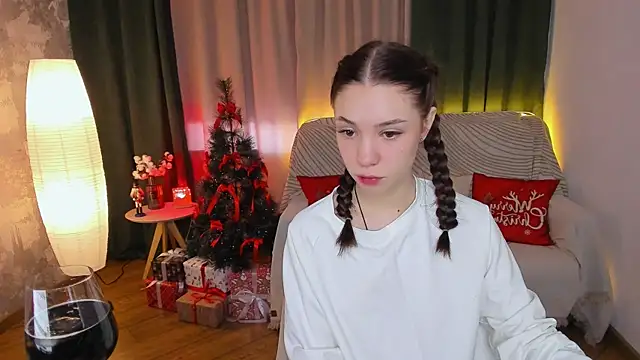 MilliBrown  online show from December 17, 7:07 am