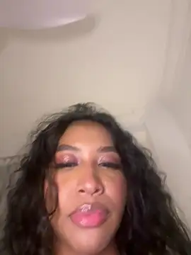 IamCrystal2 online show from March 1, 10:45 pm