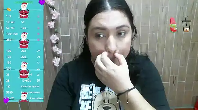 Snapshot of solyeria chatting on December 11, 8:07 pm solyeria online show from December 11, 8:07 pm