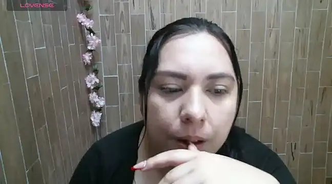 Snapshot of solyeria chatting on December 29, 9:28 am solyeria online show from December 29, 9:28 am