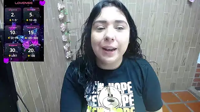 Snapshot of solyeria chatting on February 21, 1:55 am solyeria online show from February 21, 1:55 am
