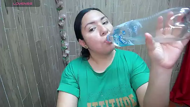 Snapshot of solyeria chatting on September 27, 1:10 am solyeria online show from September 27, 1:10 am