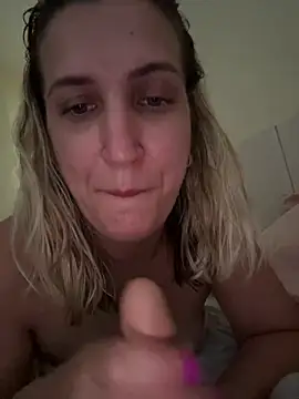 Snapshot of Bia_sexynovaes chatting on January 15, 6:19 pm Bia sexynovaes online show from January 15, 6:19 pm