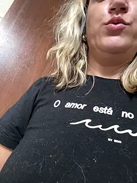 Snapshot of Bia_sexynovaes chatting on March 11, 2:51 pm Bia sexynovaes online show from March 11, 2:51 pm