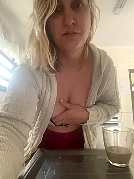 Snapshot of Bia_sexynovaes chatting on October 8, 11:19 am Bia sexynovaes online show from October 8, 11:19 am