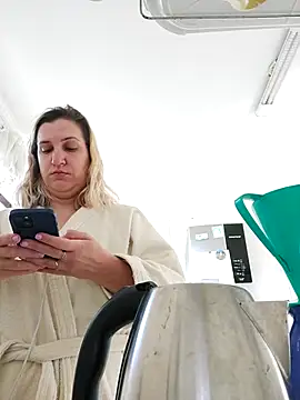 Snapshot of Bia_sexynovaes chatting on October 15, 10:26 am Bia sexynovaes online show from October 15, 10:26 am