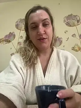 Snapshot of Bia_sexynovaes chatting on July 7, 12:42 pm Bia sexynovaes online show from July 7, 12:42 pm