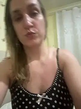 Snapshot of Bia_sexynovaes chatting on July 30, 1:15 am Bia sexynovaes online show from July 30, 1:15 am