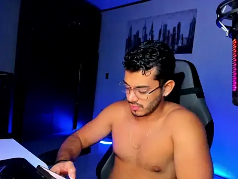 BrunoD31 online show from December 2, 3:26 am