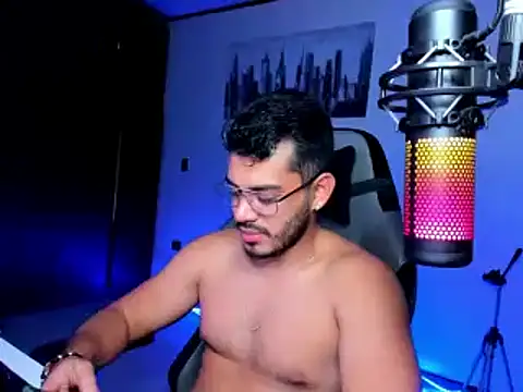 BrunoD31 online show from December 22, 11:31 pm