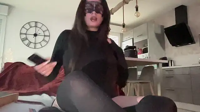 DominaCat75 online show from December 19, 1:07 pm