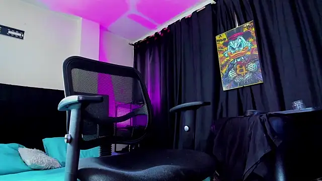 Giomar Reyes online show from April 22, 5:32 am