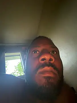 Snapshot of louu51 chatting on July 29, 1:09 pm louu51 online show from July 29, 1:09 pm