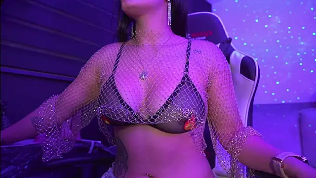 missycanoo online show from February 19, 5:27 am