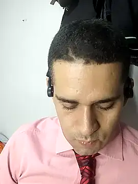 Snapshot of CRISTHIAN_GREY01 chatting on February 21, 3:01 am CRISTHIAN GREY01 online show from February 21, 3:01 am