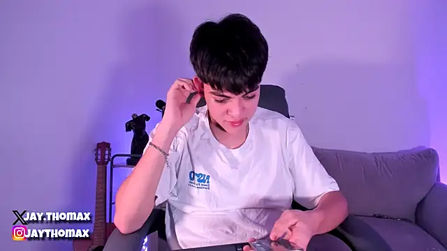 JaycoThomas online show from February 1, 4:03 am