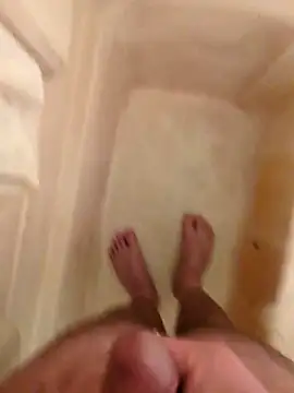 Snapshot of Cuminmyhands90 chatting on March 8, 8:29 am Cuminmyhands90 online show from March 8, 8:29 am