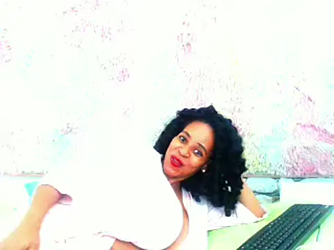 Snapshot of BustyyFaye chatting on December 10, 10:06 am BustyyFaye online show from December 10, 10:06 am