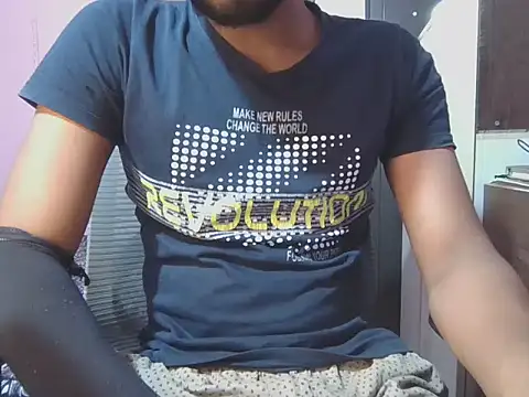 KissesBoyAD online show from September 18, 5:04 pm