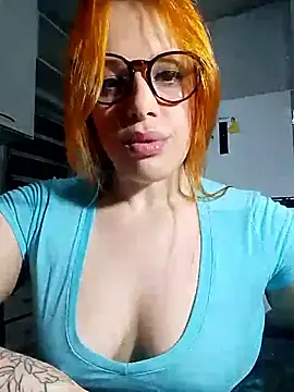 Snapshot of Bellatriz-horse chatting on December 2, 3:34 am Bellatriz-horse online show from December 2, 3:34 am