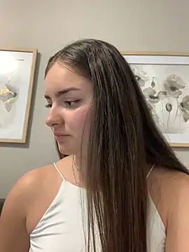 imlindapink online show from January 29, 7:00 pm