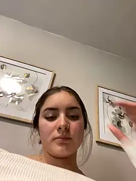 imlindapink online show from February 5, 6:37 pm