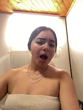 imlindapink online show from February 7, 6:13 pm