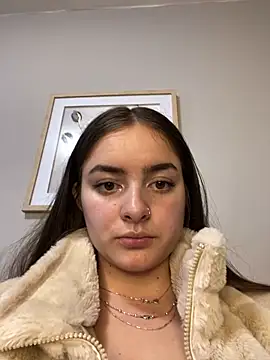 imlindapink online show from February 11, 5:29 pm