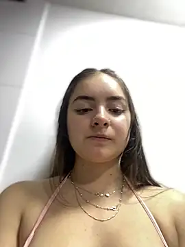 imlindapink online show from February 17, 8:04 pm