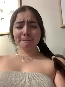 imlindapink online show from February 24, 4:15 pm