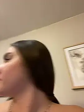 imlindapink online show from February 28, 7:03 pm