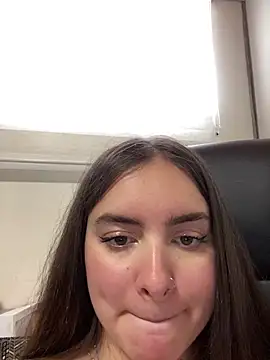 imlindapink online show from March 8, 8:35 pm