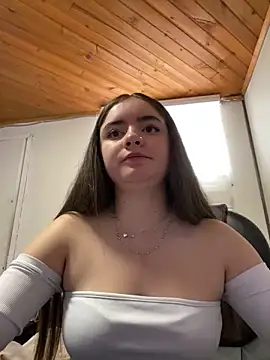 imlindapink online show from March 14, 4:30 pm