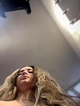 imlindapink online show from September 26, 4:11 pm