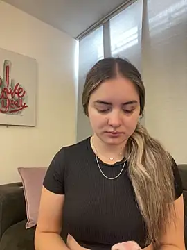 imlindapink online show from October 6, 2:58 pm