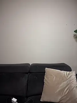 imlindapink online show from December 17, 4:46 pm