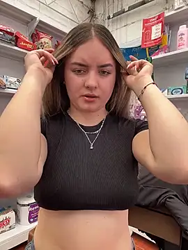 imlindapink online show from April 22, 4:41 pm