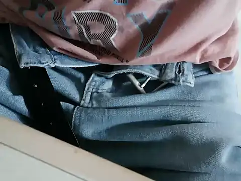 XiaoGuoGuo284512 online show from October 29, 3:42 am