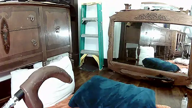 Snapshot of MaxJr8008 chatting on February 15, 7:51 am MaxJr8008 online show from February 15, 7:51 am