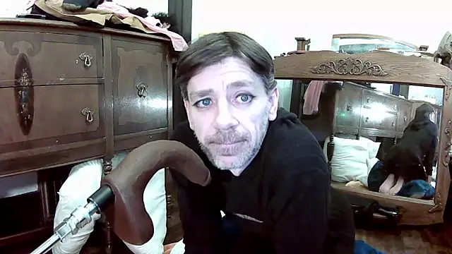 Snapshot of MaxJr8008 chatting on February 24, 10:35 am MaxJr8008 online show from February 24, 10:35 am