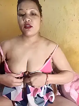 Radhikadavi879 online show from January 12, 9:40 am