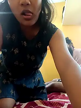 Radhikadavi879 online show from February 19, 6:55 am